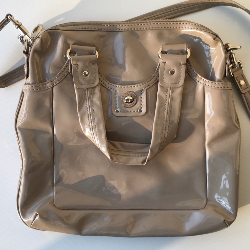 MARC BY MARC JACOBS PATENT LEATHER CROSSBODY
